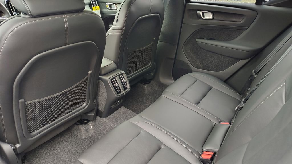 New 2026 Volvo XC40 B5 Plus w/ Protection Package Premier image 27