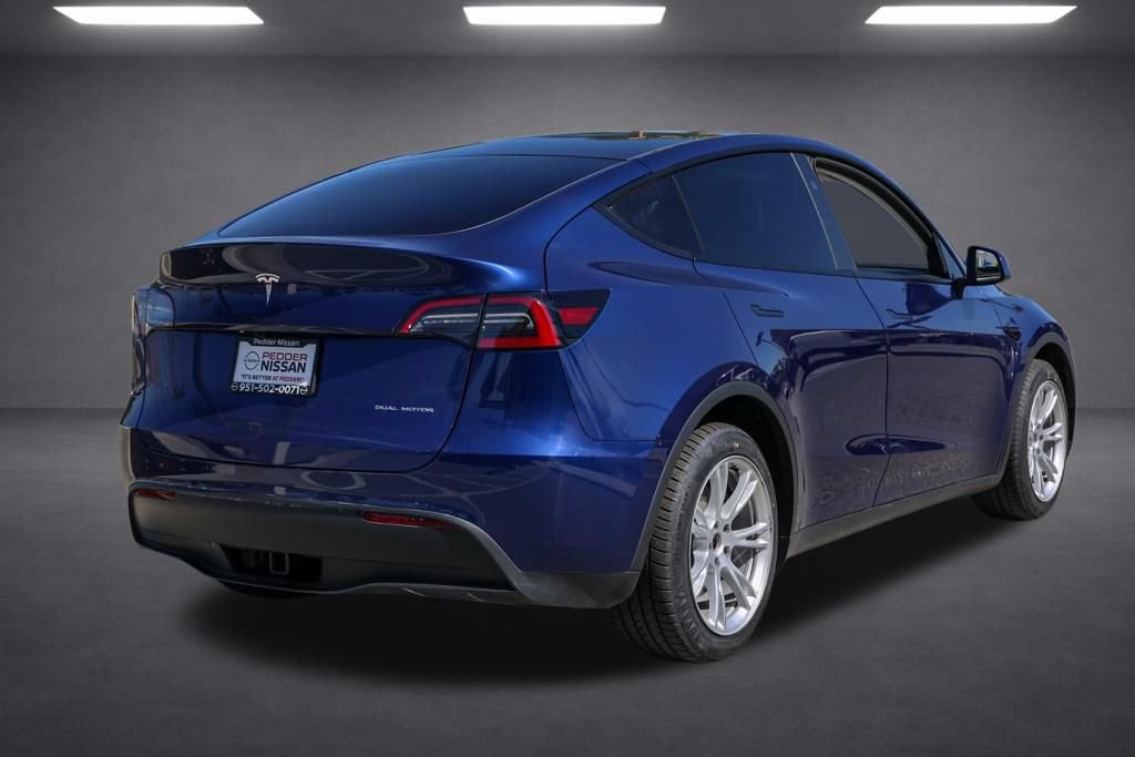 Used 2024 Tesla Model Y Long Range AWD/4WD image 4