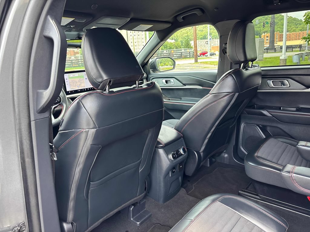 Used 2025 Ford Explorer ST-Line AWD/4WD image 23