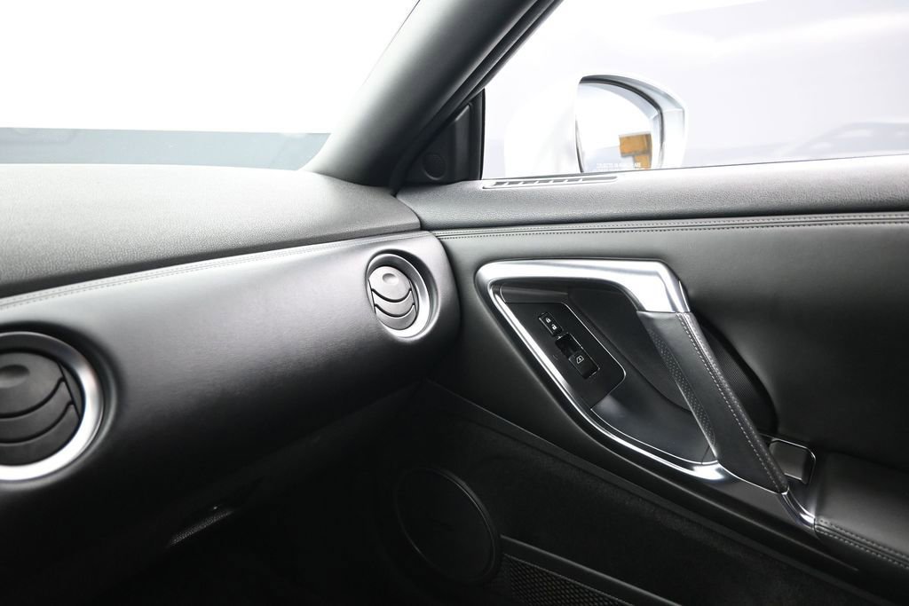 Used 2011 Nissan GT-R Premium AWD/4WD image 12