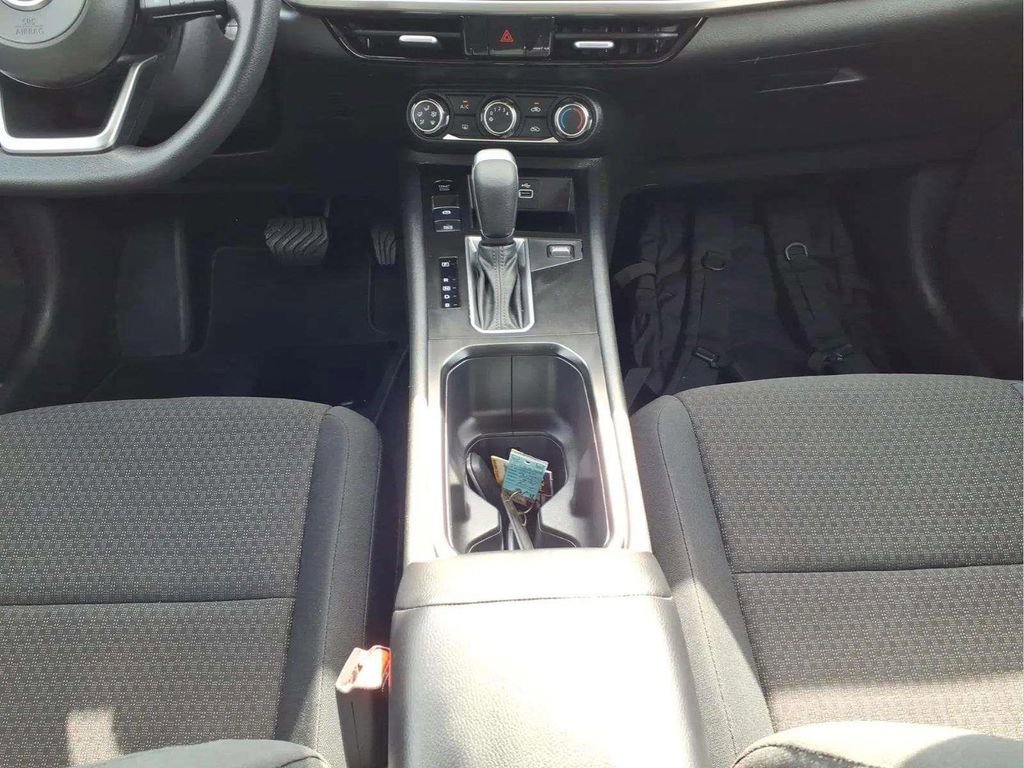 Used 2025 Nissan Kicks S image 11