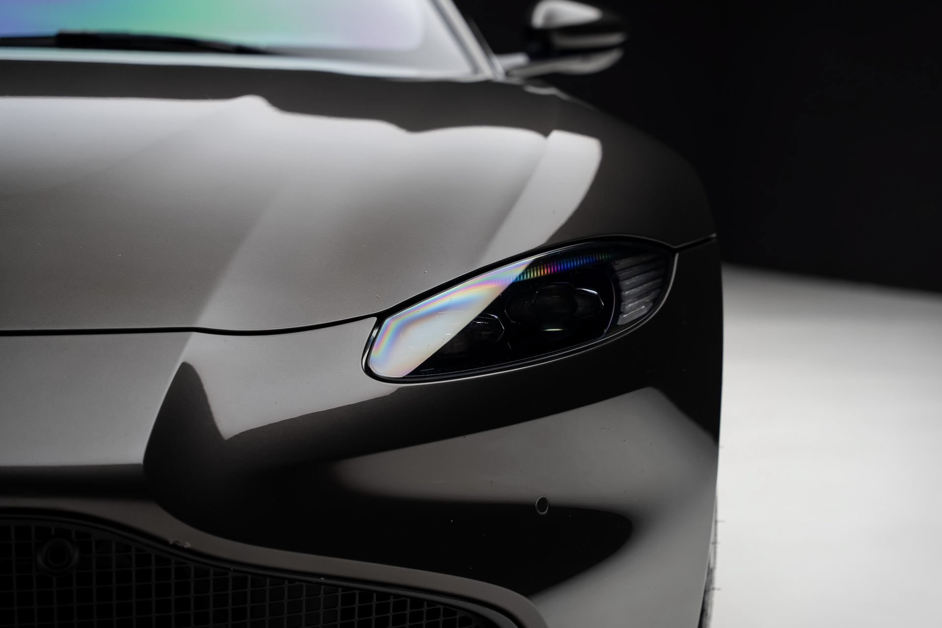 Used 2022 Aston Martin V8 Vantage Coupe RWD image 16