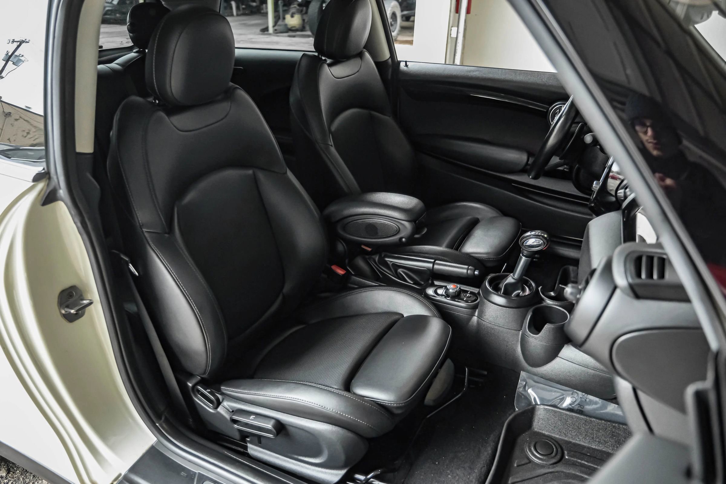 Used 2019 MINI Cooper S w/ Premium Package image 32