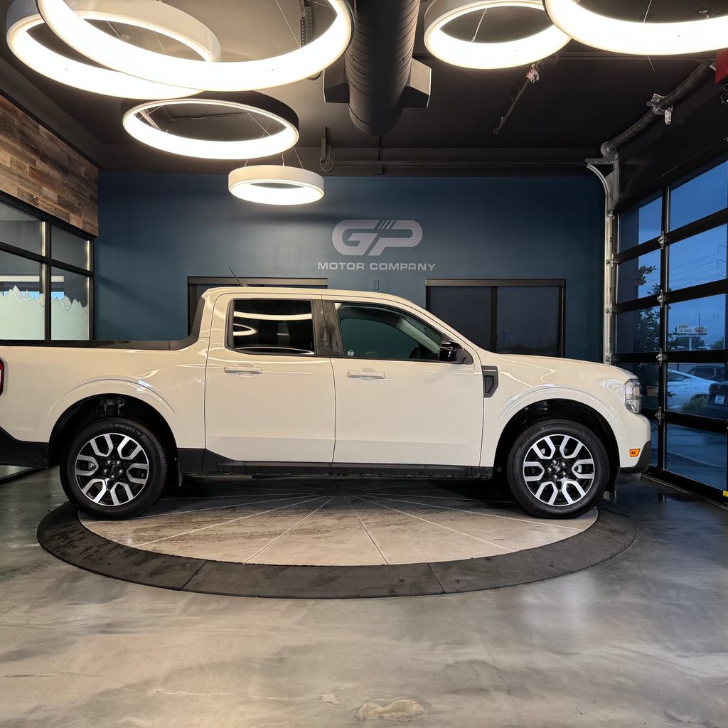 Used 2024 Ford Maverick Lariat AWD/4WD image 2