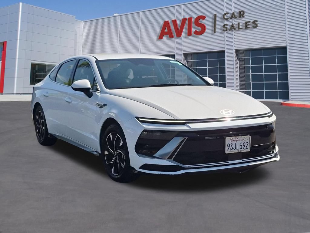 Used 2025 Hyundai Sonata SEL FWD image 3