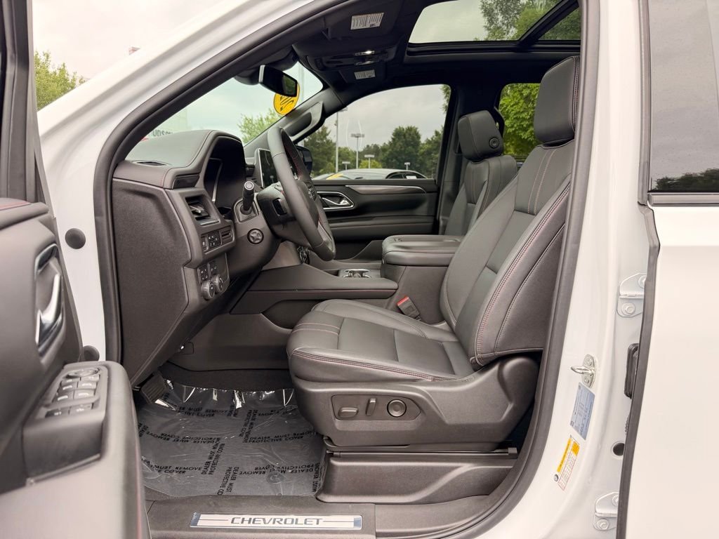Used 2023 Chevrolet Suburban RST w/ Luxury Package AWD/4WD image 22