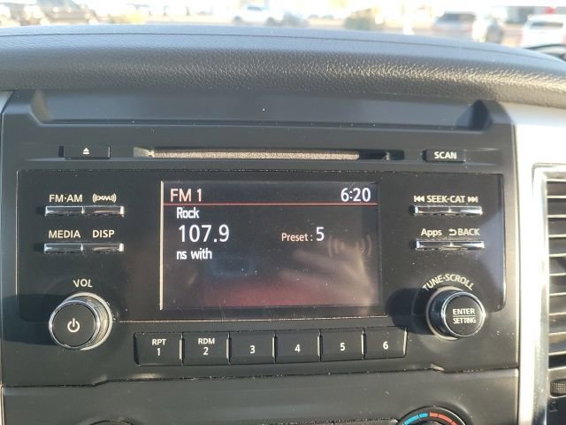 Used 2017 Nissan Titan SV image 16