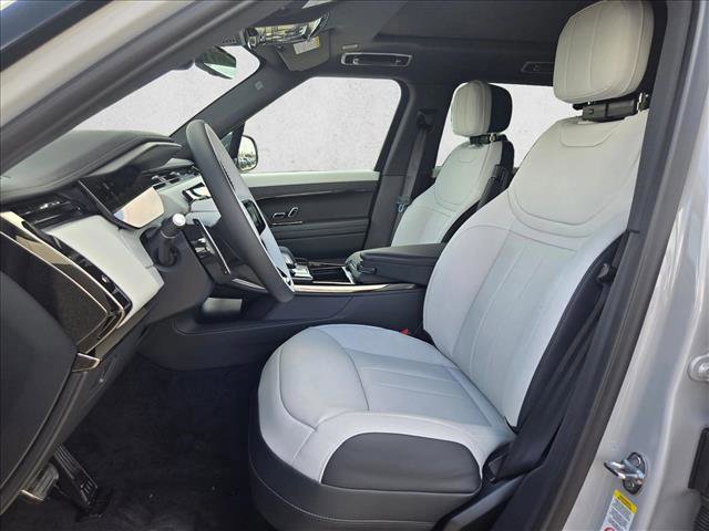 New 2026 Land Rover Range Rover Sport Dynamic SE image 4