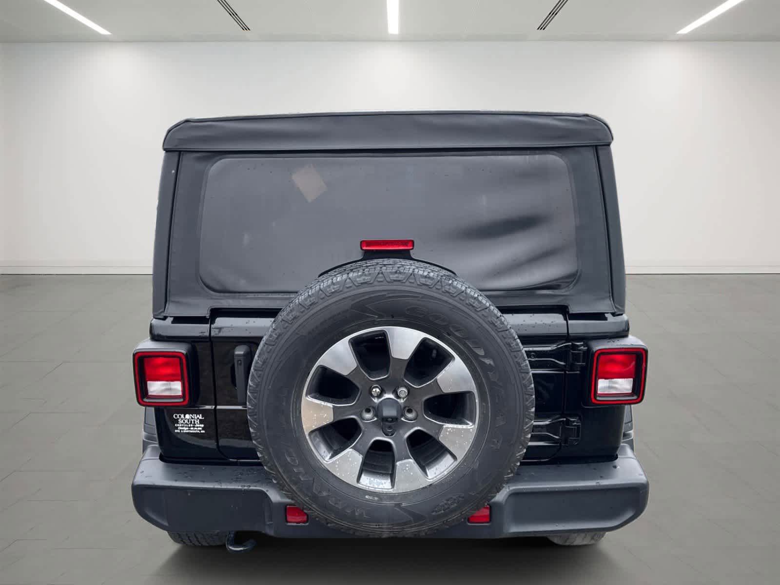 Used 2022 Jeep Wrangler Unlimited Sahara AWD/4WD image 4