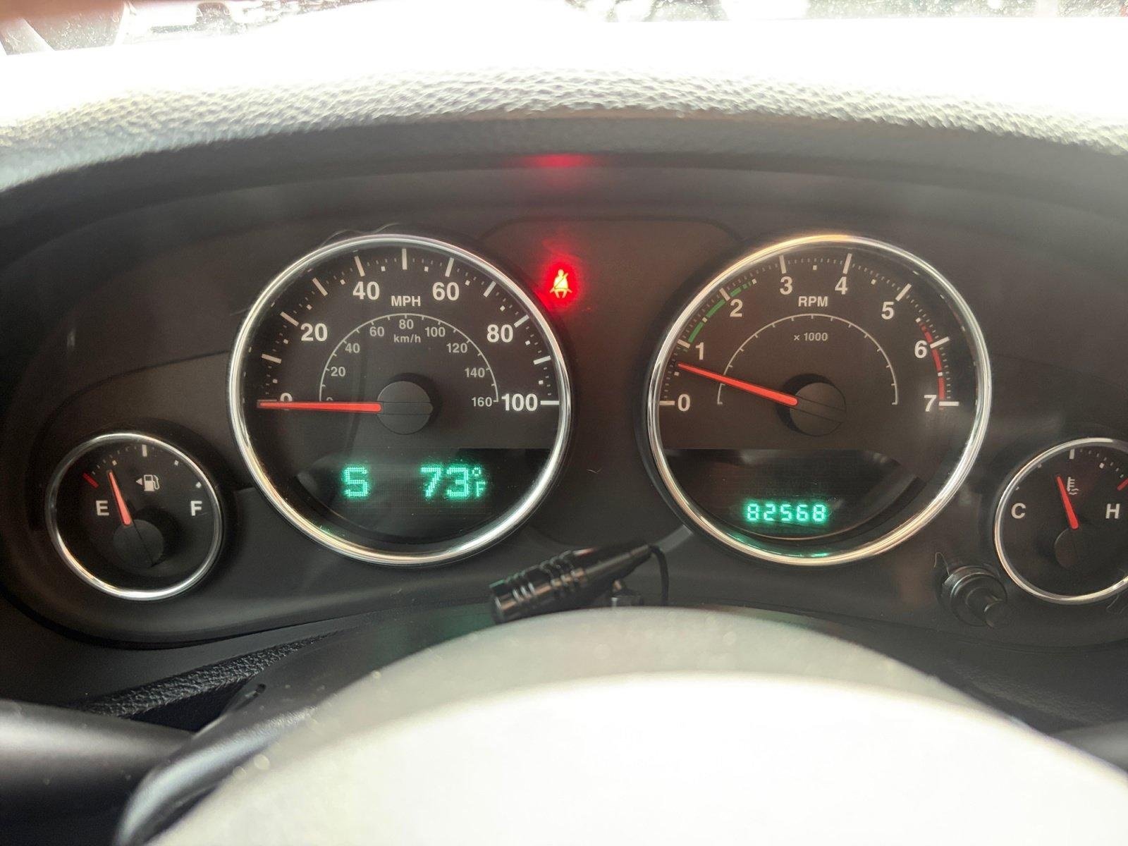 Used 2011 Jeep Wrangler Unlimited Sahara w/ Connectivity Group AWD/4WD image 14