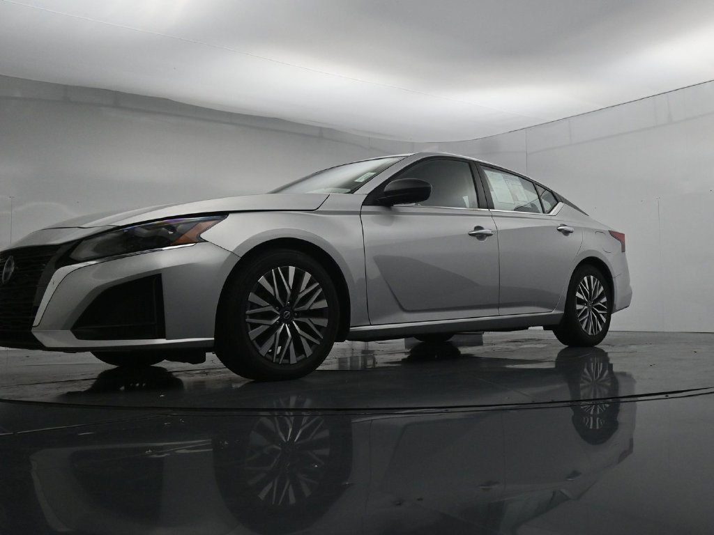 Used 2024 Nissan Altima 2.5 SV FWD image 20