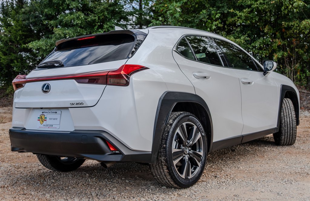 Used 2019 Lexus UX 200 FWD image 5