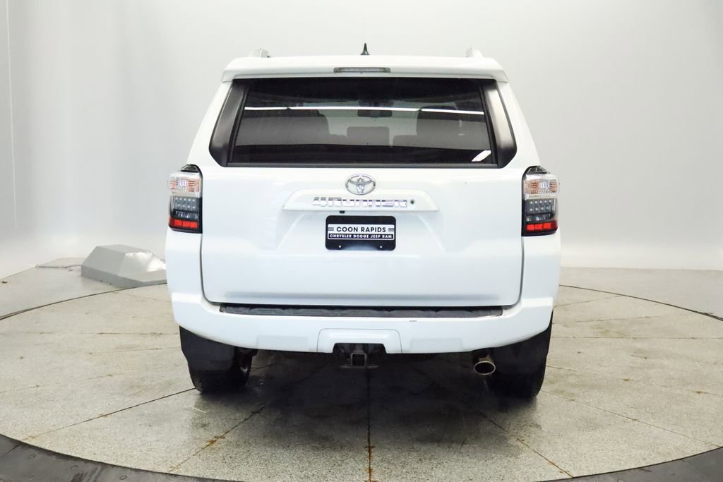 Used 2018 Toyota 4Runner SR5 Premium image 4
