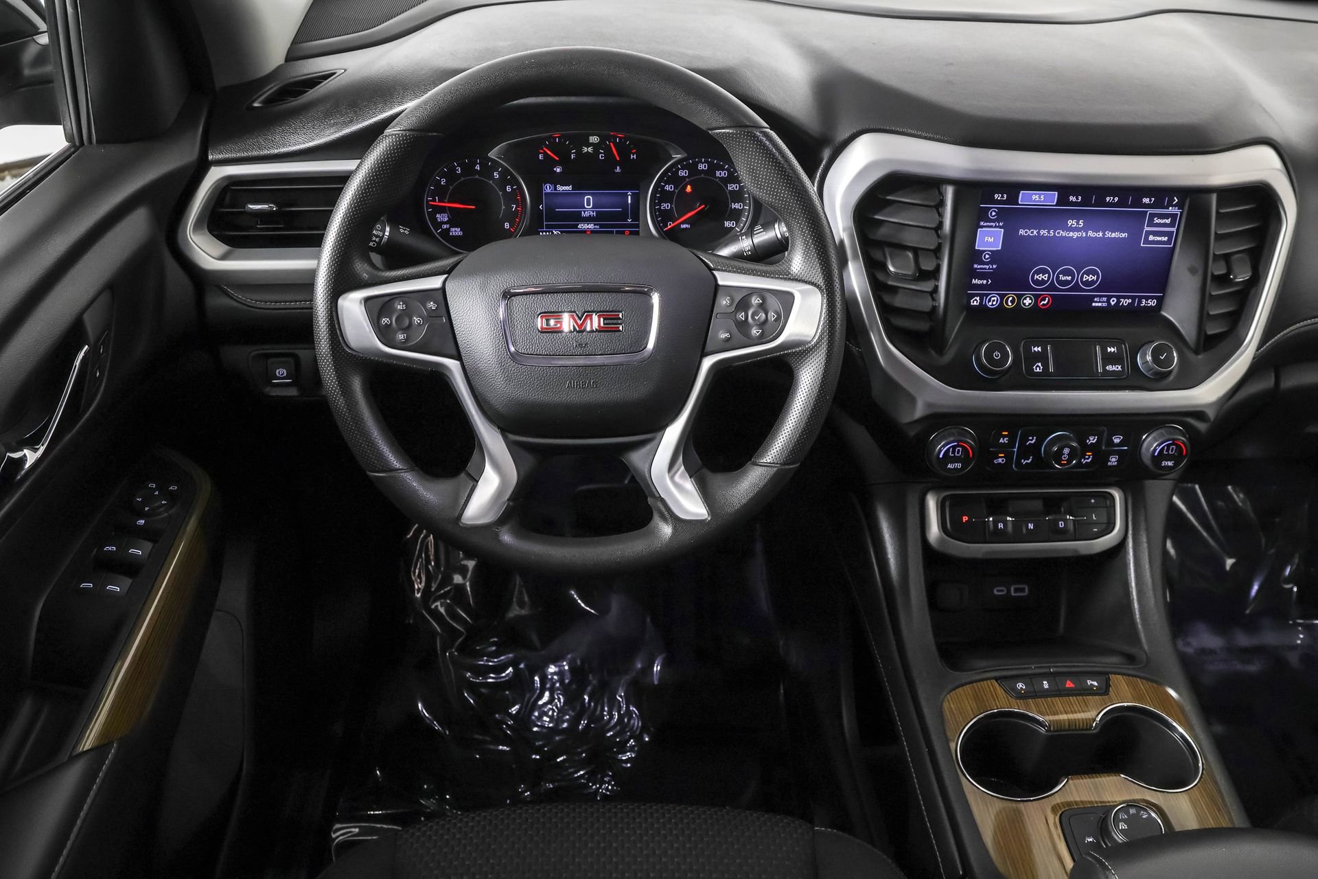 Used 2023 GMC Acadia SLE w/ LPO, Floor Liner Package image 40