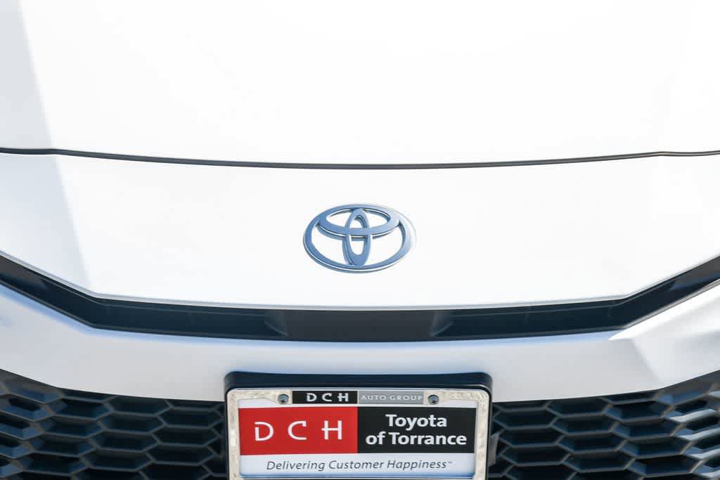 Used 2025 Toyota Camry SE image 5