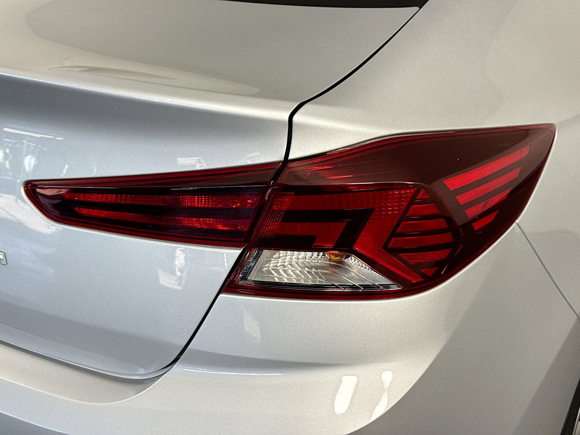 Used 2019 Hyundai Elantra SE image 33