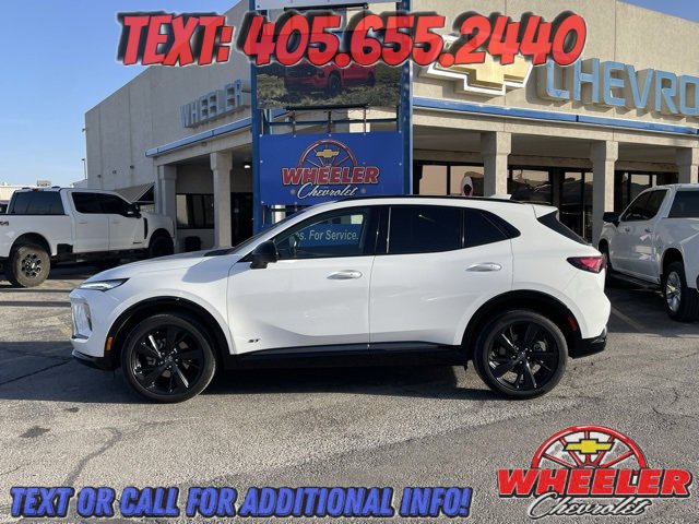 Used 2025 Buick Envision Sport Touring image 3