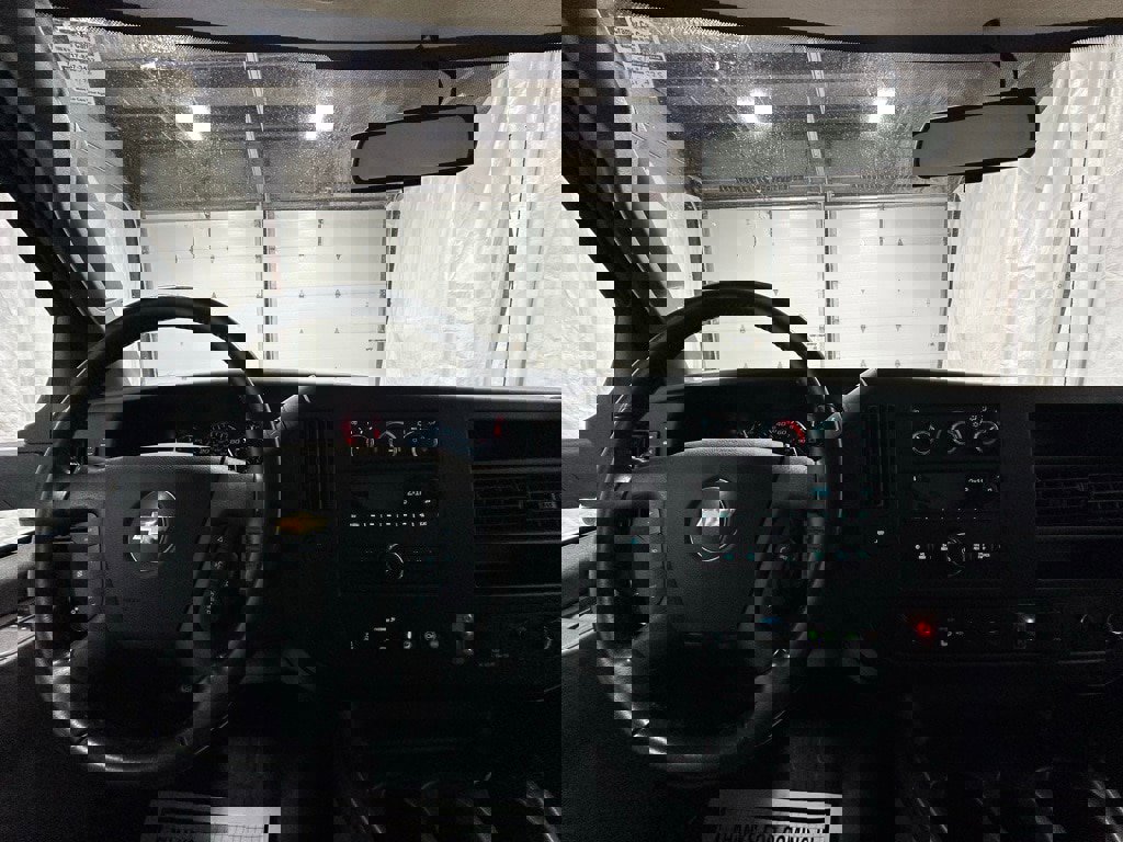 Used 2022 Chevrolet Express 3500 w/ Power Convenience Package image 17