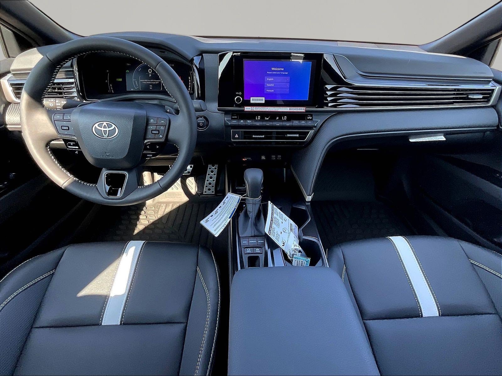 Used 2026 Toyota Camry SE AWD/4WD image 9