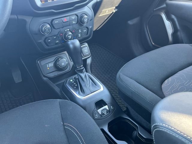 Used 2023 Jeep Renegade Latitude image 16