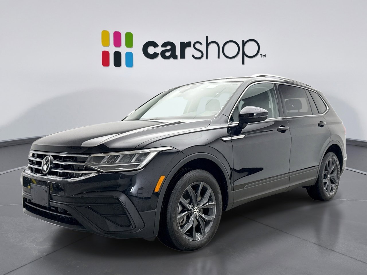 Used 2022 Volkswagen Tiguan SE image 1
