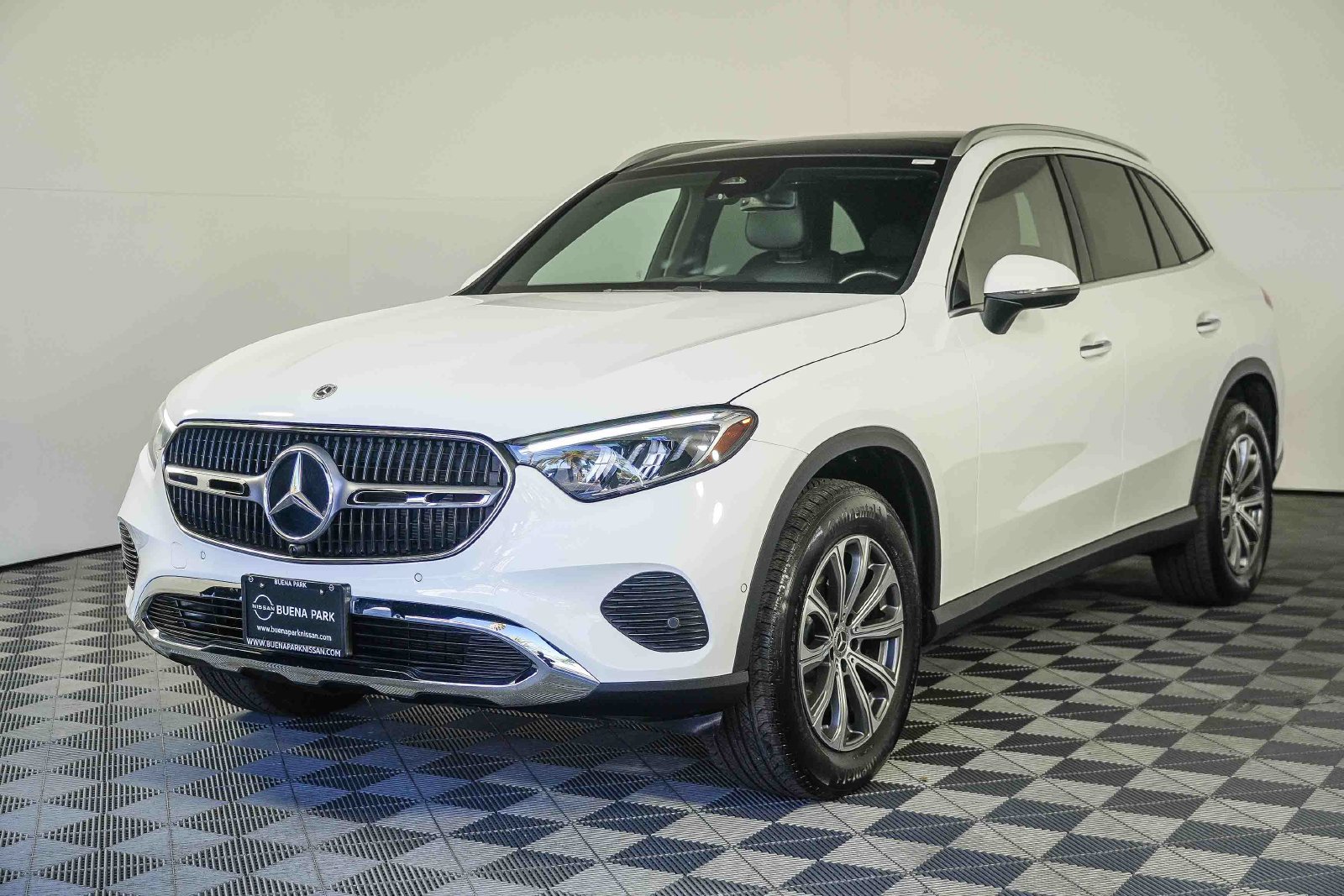 Used 2024 Mercedes-Benz GLC 300 image 5