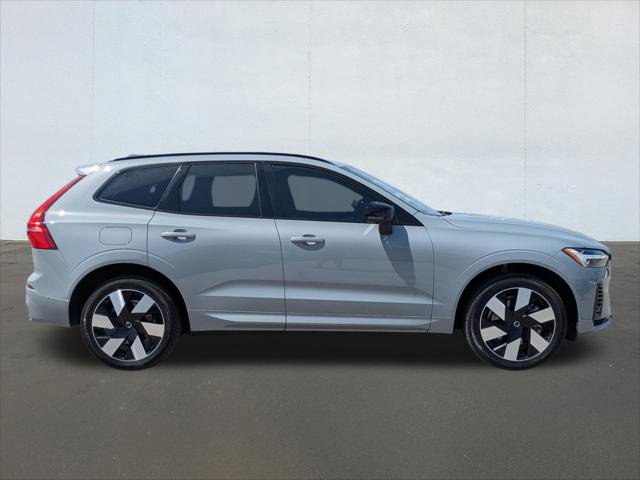 Used 2025 Volvo XC60 T8 Plus w/ Protection Package Premier image 6