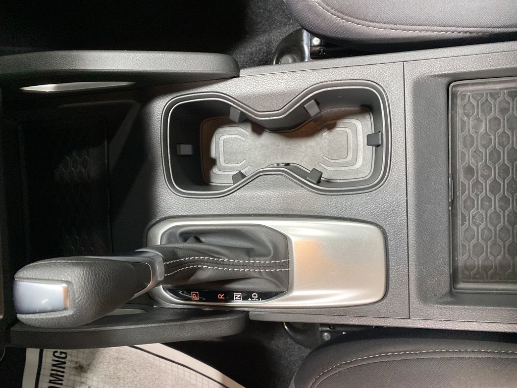 Used 2024 Nissan Frontier SV image 21