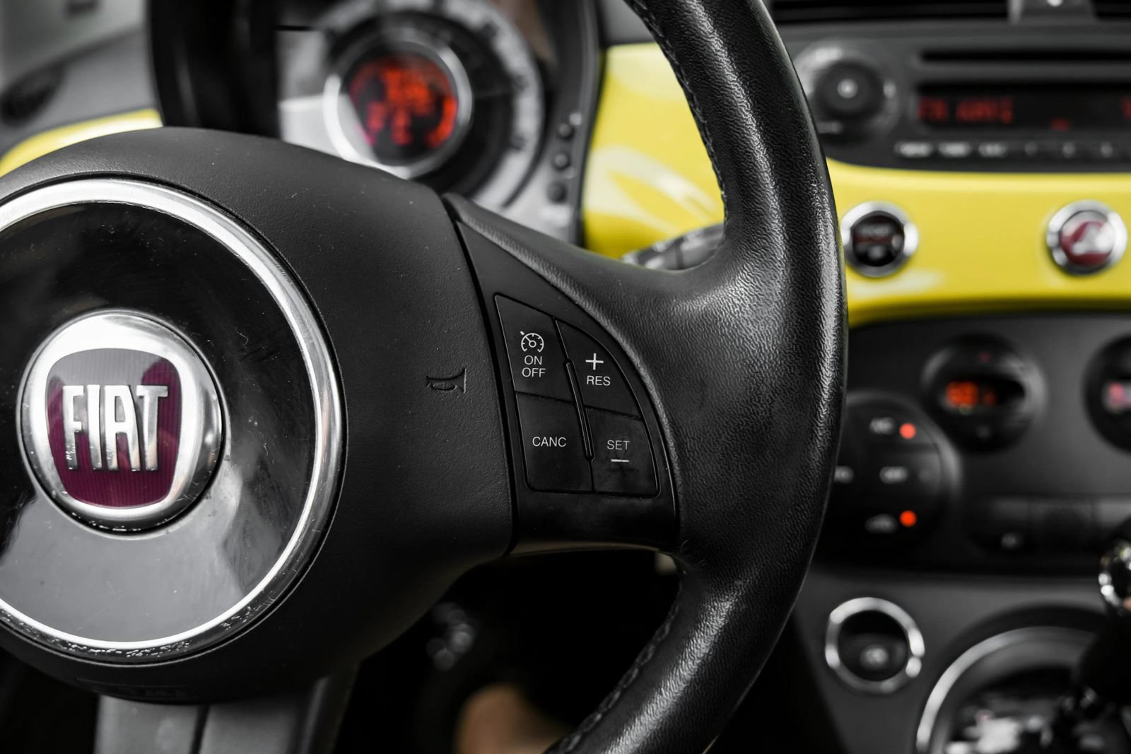 Used 2012 FIAT 500 Lounge FWD image 20