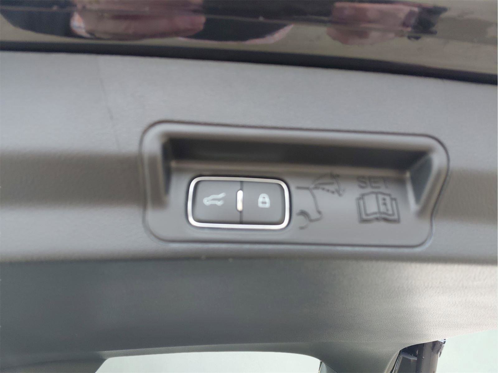 New 2026 Ford Explorer ST-Line w/ ST-Line Street Pack image 25