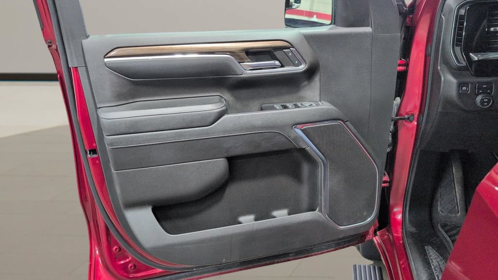 Used 2024 Chevrolet Silverado 1500 RST AWD/4WD image 7