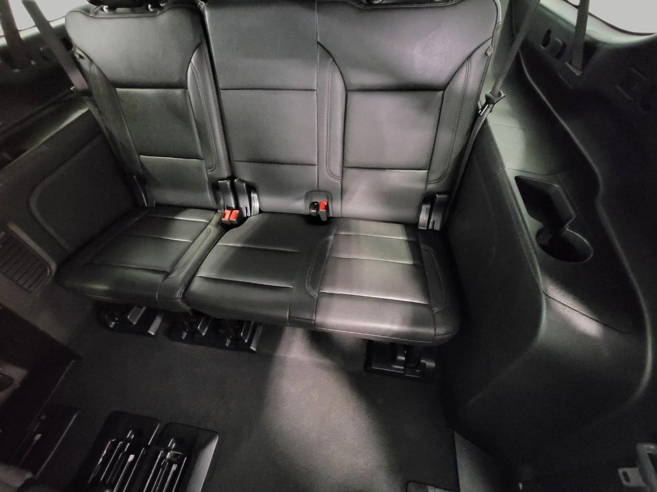 Used 2025 Chevrolet Suburban Z71 AWD/4WD image 25