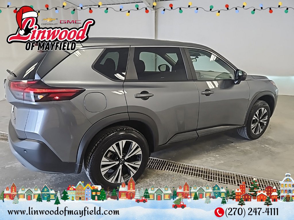 Used 2023 Nissan Rogue SV image 2