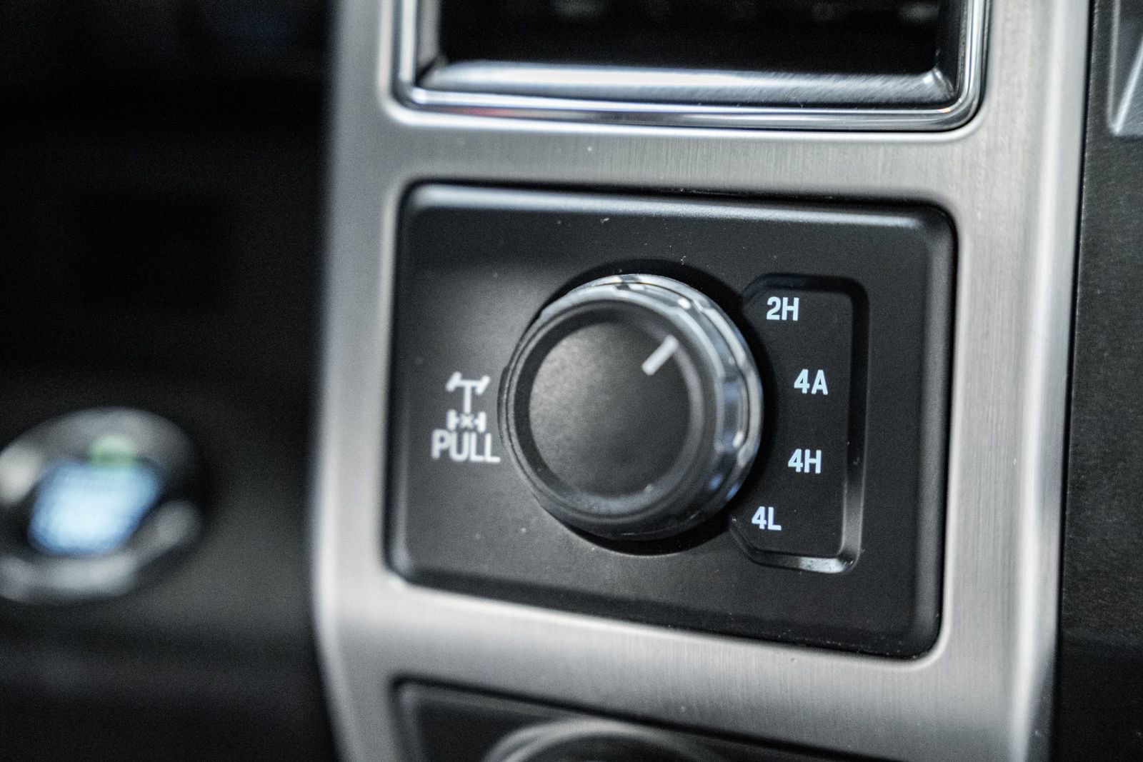 Certified 2018 Ford F150 Platinum w/ Equipment Group 701A Luxury image 39