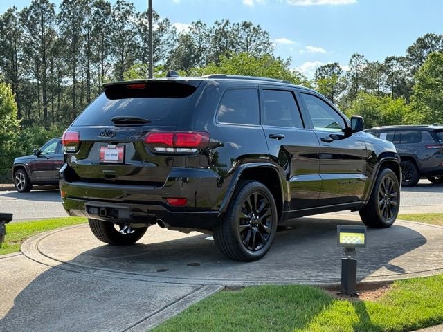 Used 2019 Jeep Grand Cherokee Altitude AWD/4WD image 7
