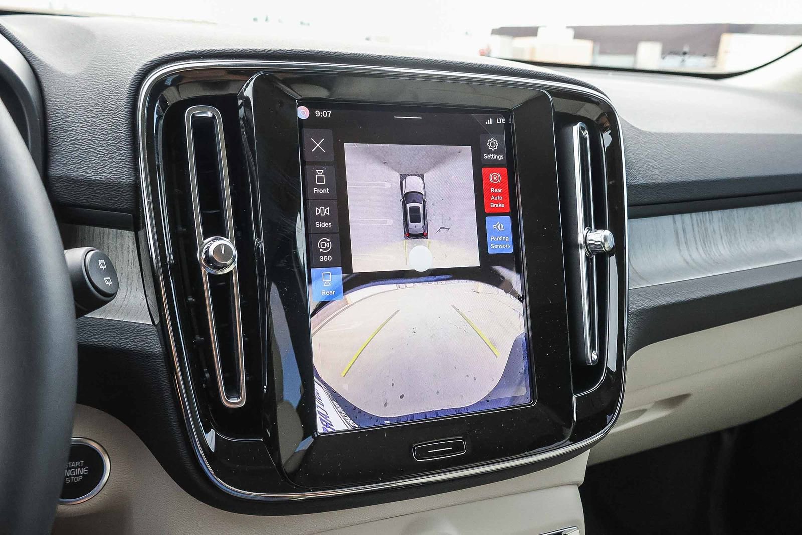 New 2026 Volvo XC40 B5 Ultra w/ Climate Package image 37