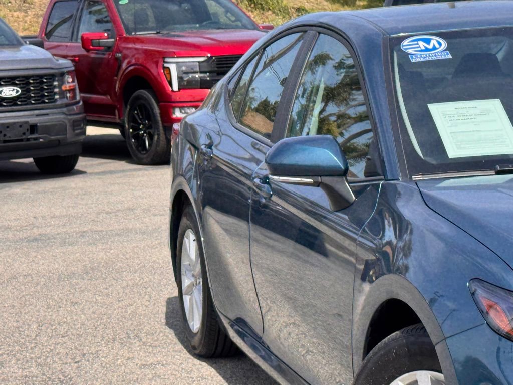 Used 2025 Toyota Camry LE w/ Convenience Package image 5