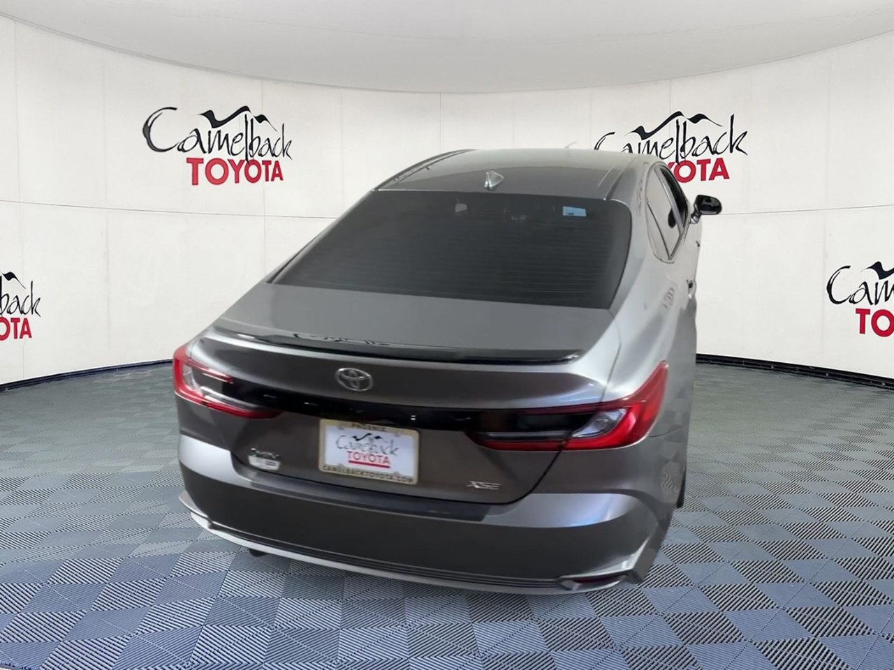 Used 2025 Toyota Camry XSE FWD image 3
