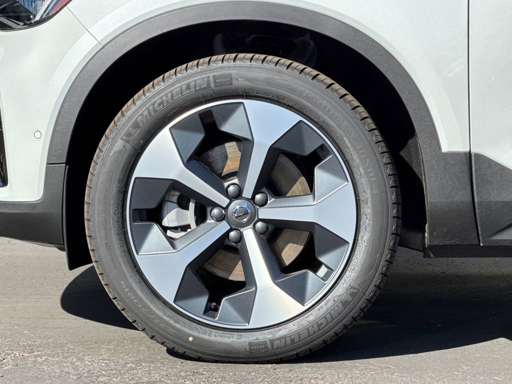 New 2026 Volvo XC40 B5 Plus w/ Protection Package Premier image 25