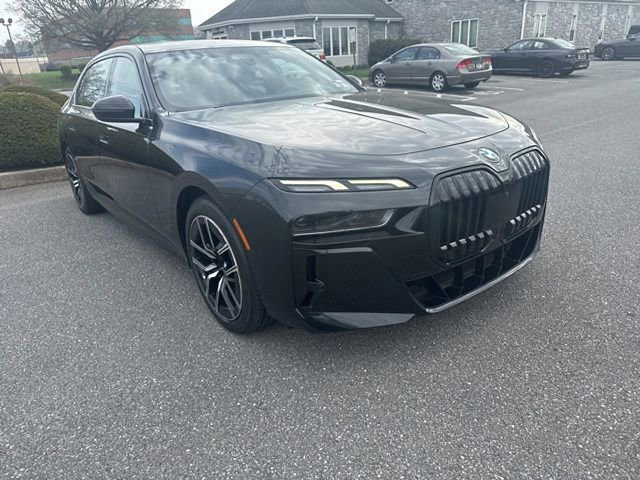 Used 2023 BMW 760i xDrive image 7