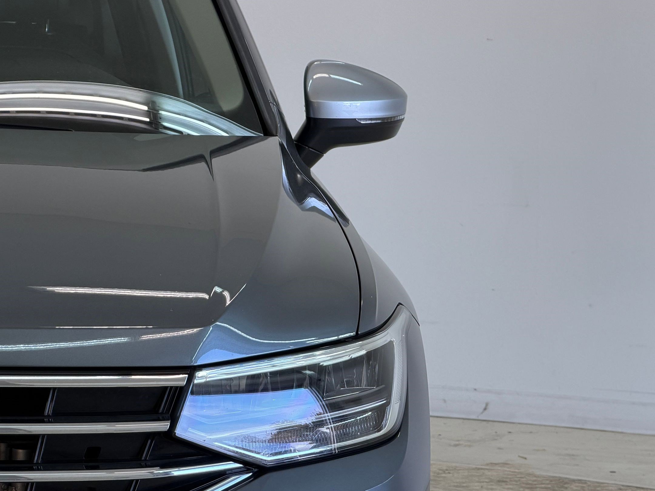 Used 2024 Volkswagen Tiguan Wolfsburg Edition image 11