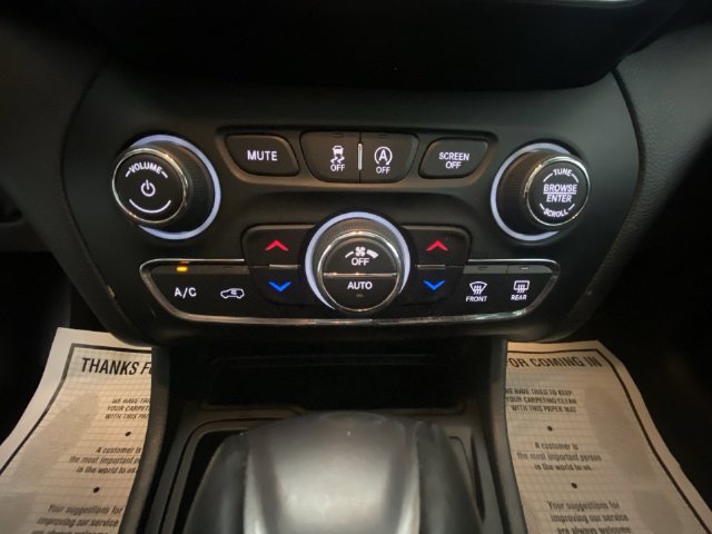 Used 2021 Jeep Cherokee Limited w/ Elite Package FWD image 19