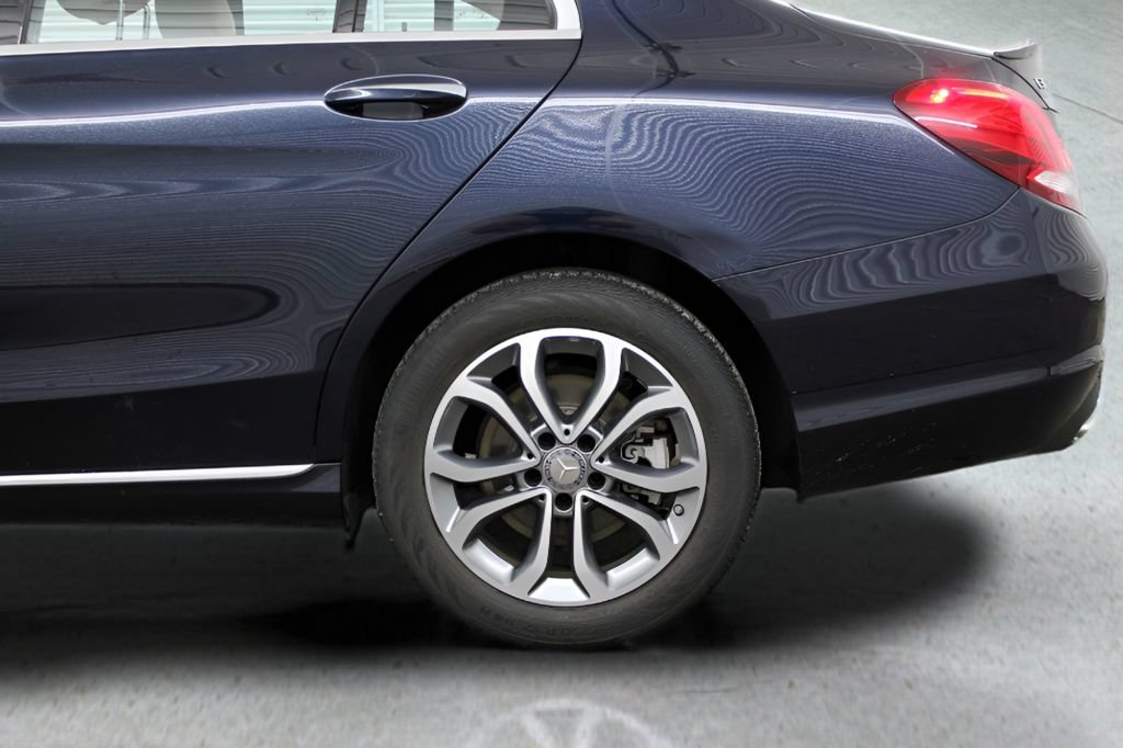 Used 2016 Mercedes-Benz C 300 4MATIC Sedan image 38