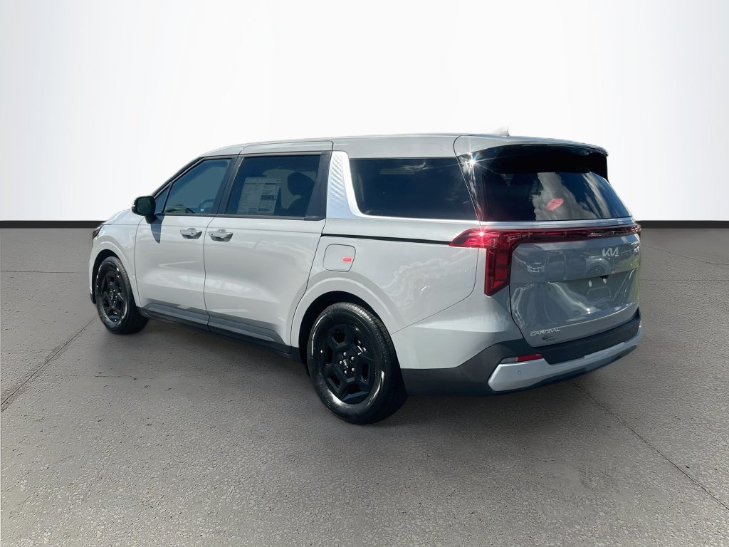 New 2027 Kia Carnival FWD image 5