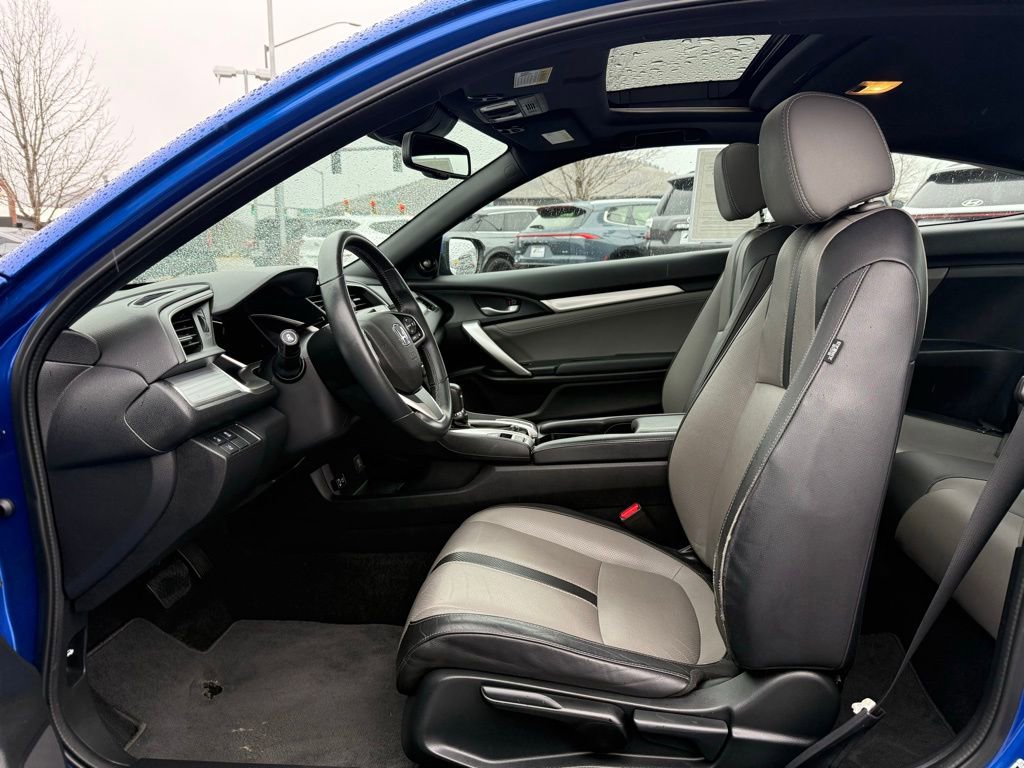 Used 2017 Honda Civic Touring image 13