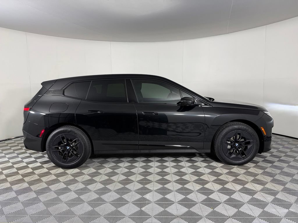 Used 2024 BMW iX xDrive50 AWD/4WD image 5