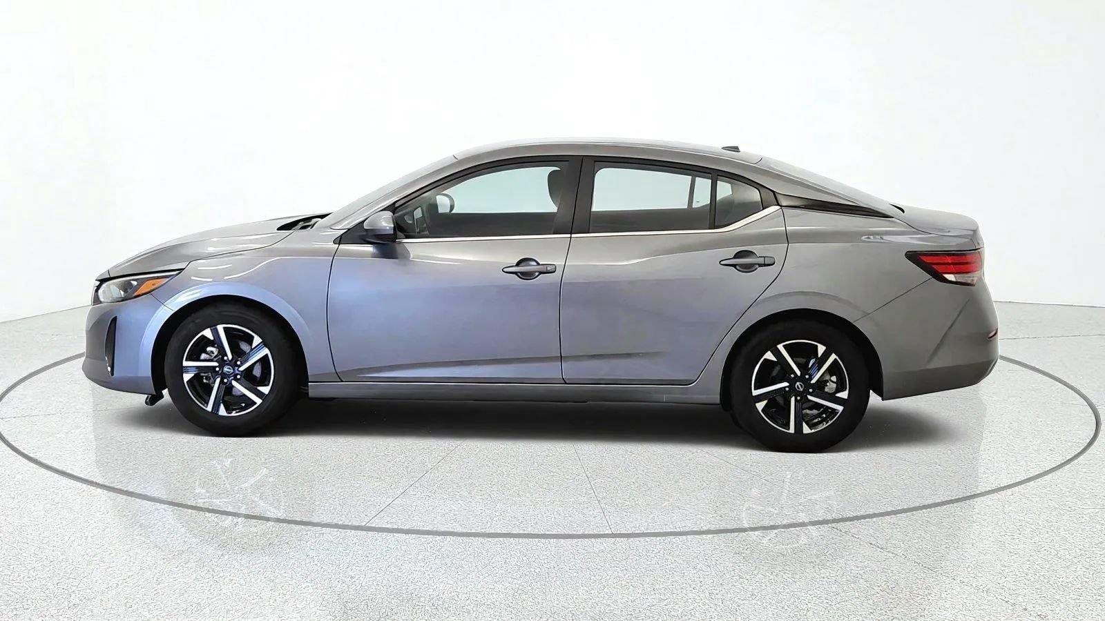 Used 2024 Nissan Sentra SV FWD image 5