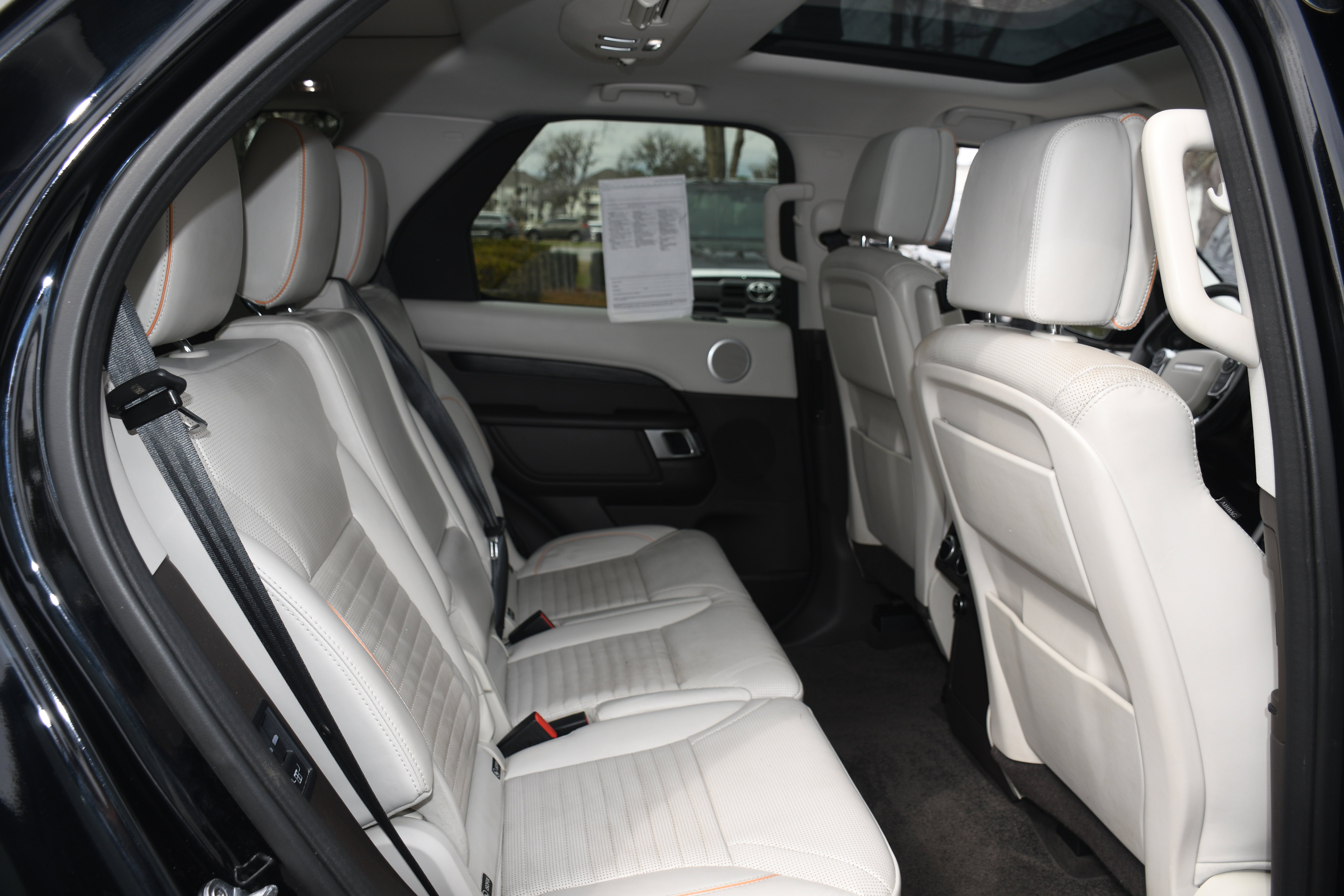 Used 2017 Land Rover Discovery HSE Luxury image 20