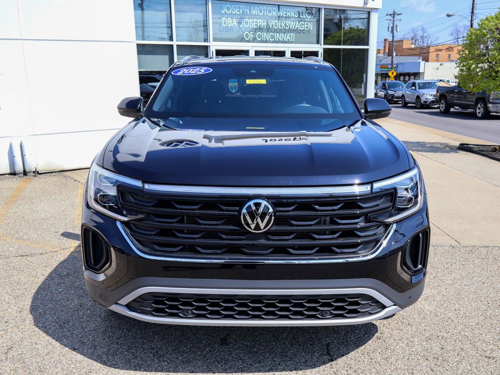 Certified 2025 Volkswagen Atlas Cross Sport SE AWD/4WD image 8