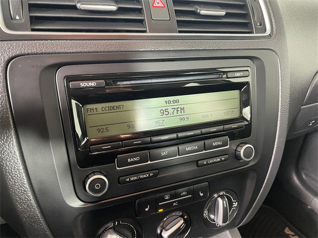 Used 2011 Volkswagen Jetta SE image 8